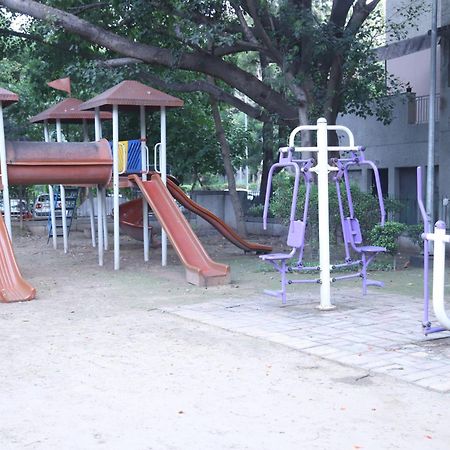 Divine India Service Apartment 3Bhk,B57 Sarita Vihar,Apollo Ню Делхи Екстериор снимка