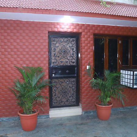 Divine India Service Apartment 3Bhk,B57 Sarita Vihar,Apollo Ню Делхи Екстериор снимка