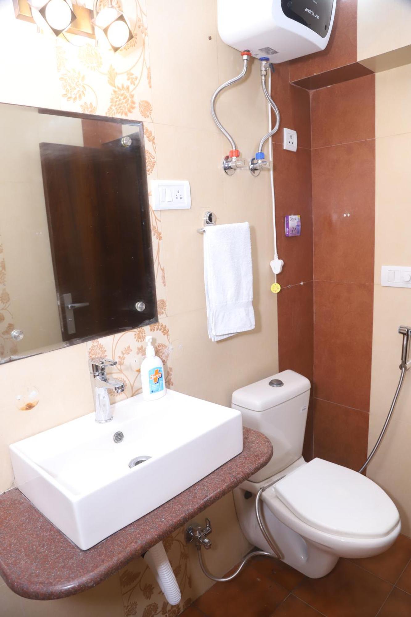 Divine India Service Apartment 3Bhk,B57 Sarita Vihar,Apollo Ню Делхи Екстериор снимка