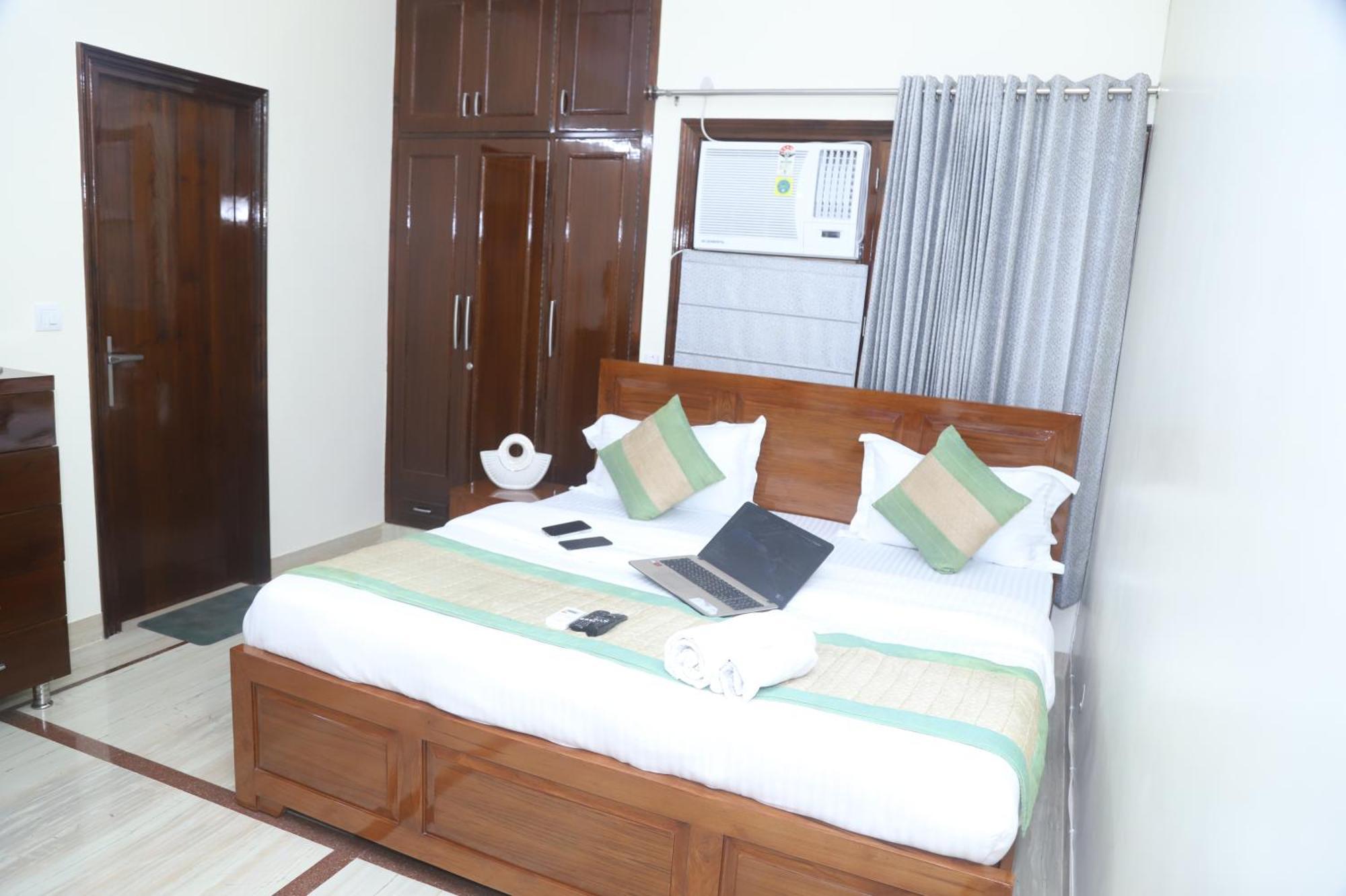 Divine India Service Apartment 3Bhk,B57 Sarita Vihar,Apollo Ню Делхи Екстериор снимка