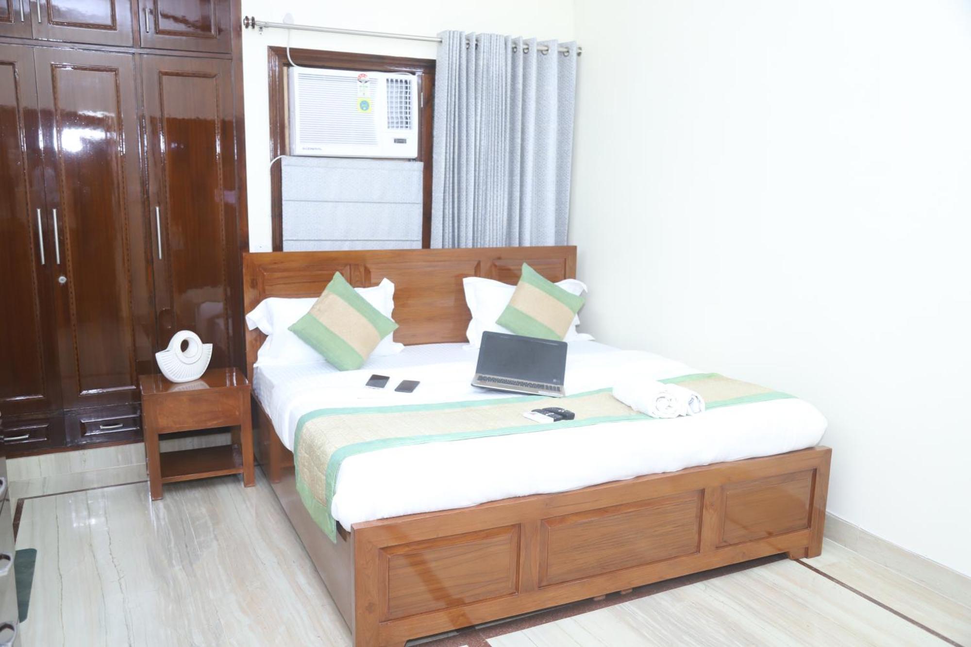 Divine India Service Apartment 3Bhk,B57 Sarita Vihar,Apollo Ню Делхи Екстериор снимка